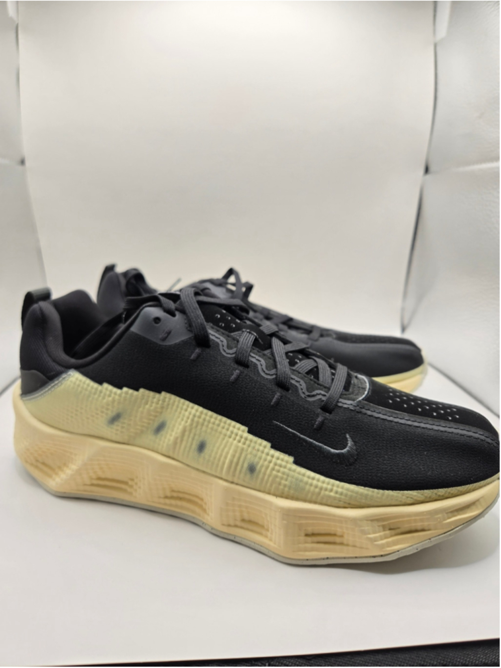 Nike Boys Ava Rover Sneakers Black and Beige Size 7 Big Boy
